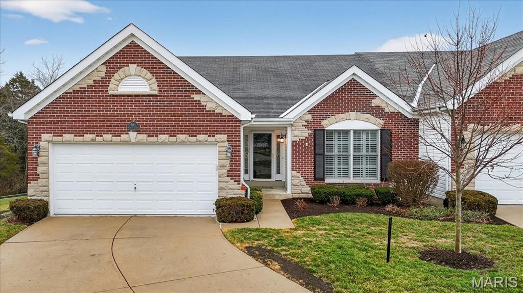 Rare Pond-View Villa with Screened Porch & Walk-Out Patio in Waterbury.

Tucked away on a quiet cul-de-sac, this beautifully maintained ranch villa backs directly to the community pond, fountain, and walking trails — offering one of the most peaceful settings in Waterbury.

Vaulted ceilings and an open layout create an inviting main level centered around a gas fireplace flanked by plantation shutters that open to frame stunning water views. The pond can be enjoyed from the great room, primary bedroom, screened porch, and even the finished lower level.

The main level offers approximately 1,600 square feet, including a spacious primary suite with soaking tub, separate shower, and walk-in closet — all enhanced by serene pond views. A second bedroom, full bath, and main-floor laundry complete the level.

The finished walk-out lower level adds over 1,100 square feet with a large recreation/family room, third bedroom, full bath, and generous storage. Step outside to the covered patio and enjoy shaded outdoor living with direct access to backyard and common ground.

Relax on the screened porch overlooking the pond and fountain, unwind on the patio below, or stroll the walking trails just steps from your door.

The association provides snow removal, common ground maintenance, front landscaping, and full lawn care, offering simplified outdoor upkeep while homeowners maintain responsibility for the exterior of the dwelling.

Conveniently located near Hwy K, 364, and 94, this home offers a rare opportunity to downsize without sacrificing comfort, space, or scenery.