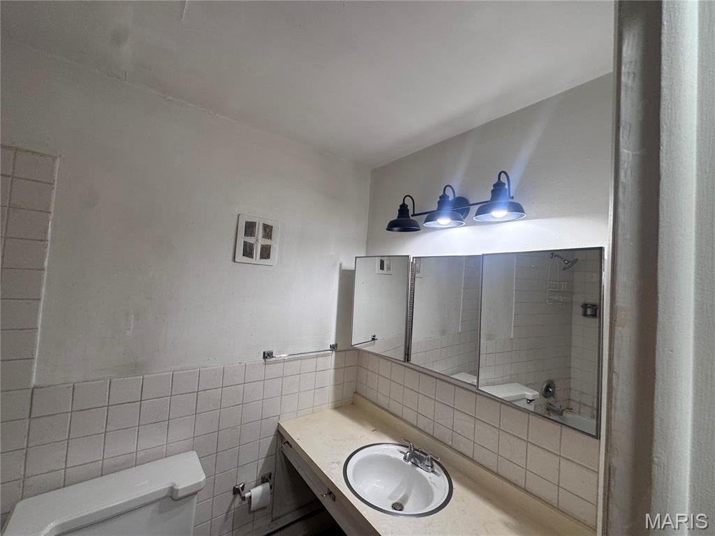 Hazelcrest Iii Condo - Residential