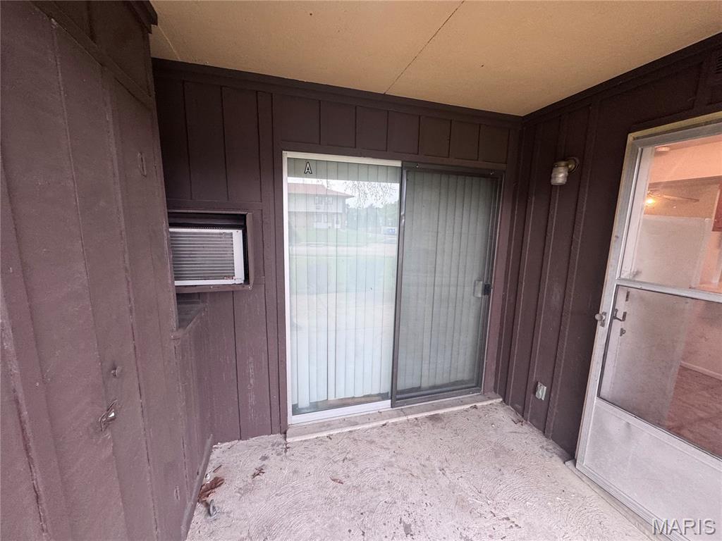 Hazelcrest Iii Condo - Residential