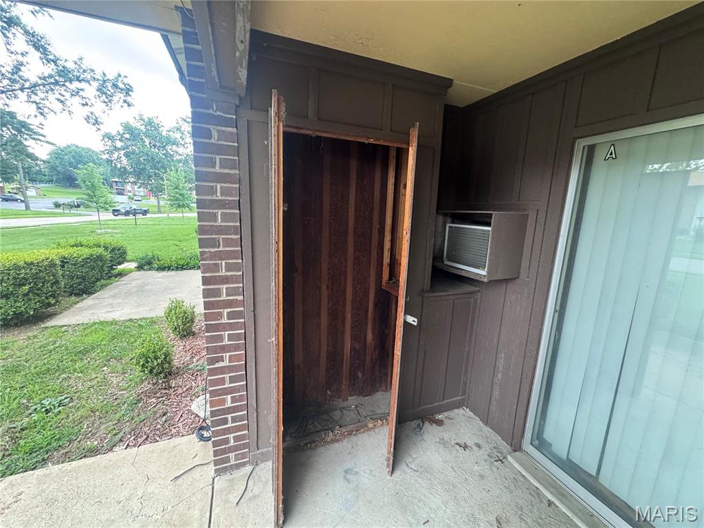 Hazelcrest Iii Condo - Residential