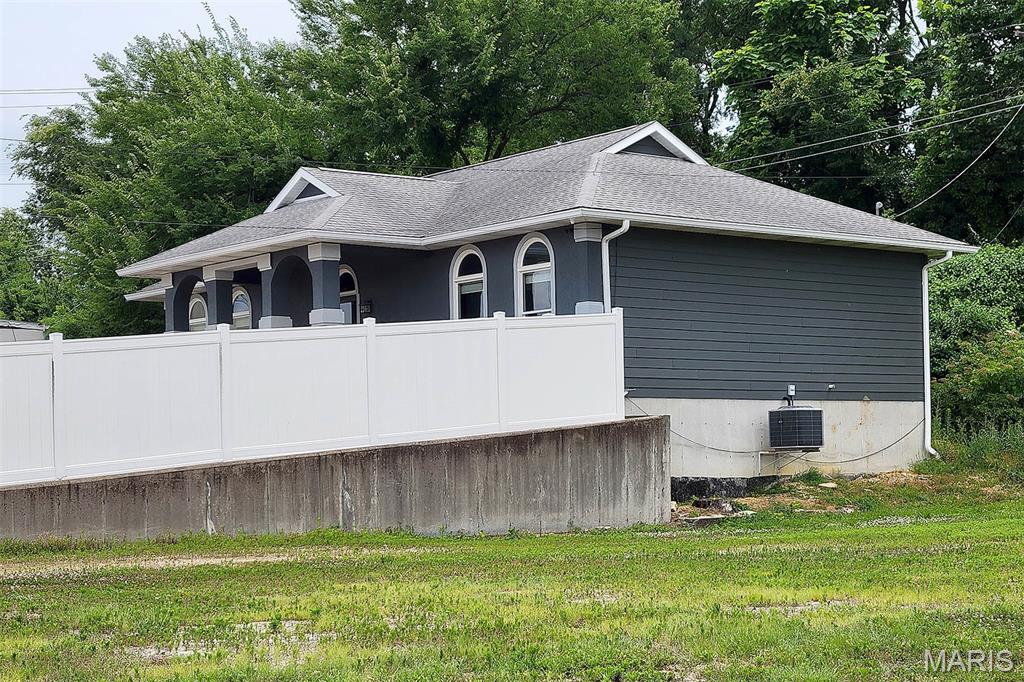 Town/East Federal Sub - Commercial Sale