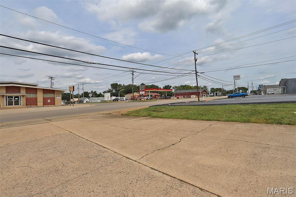 Town/East Federal Sub - Commercial Sale