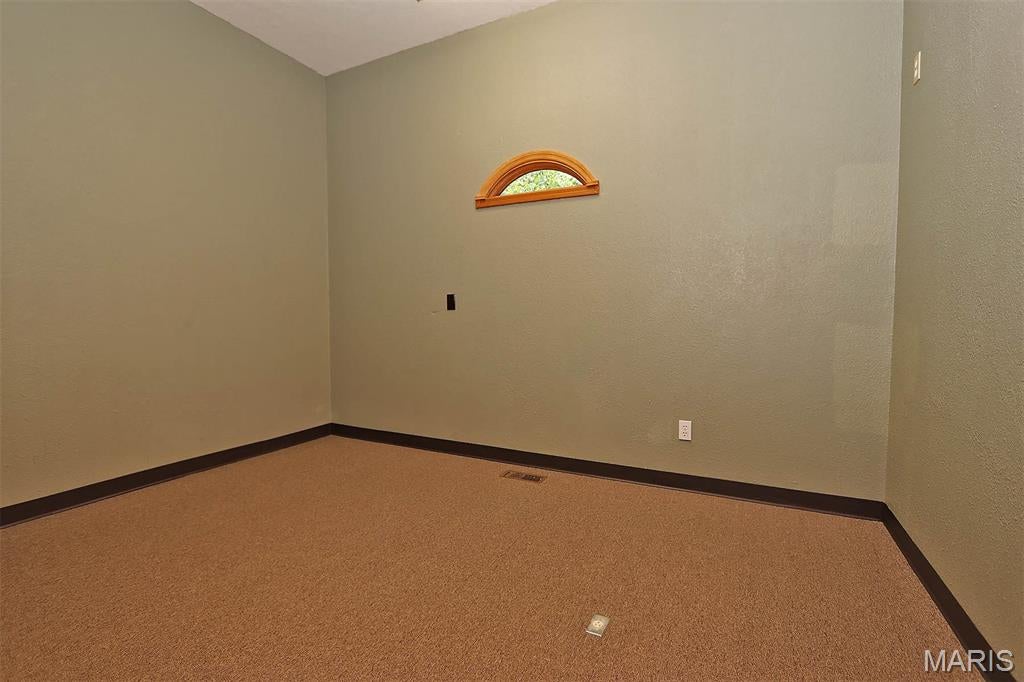 Town/East Federal Sub - Commercial Sale