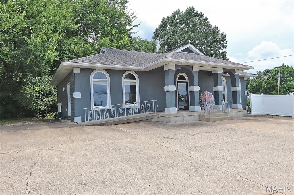 Town/East Federal Sub - Commercial Sale