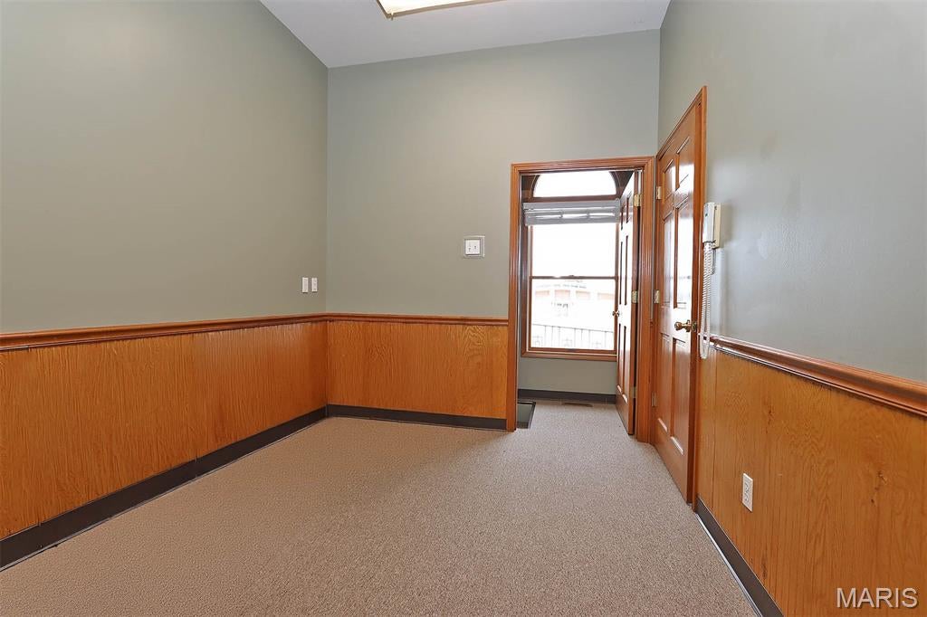 Town/East Federal Sub - Commercial Sale