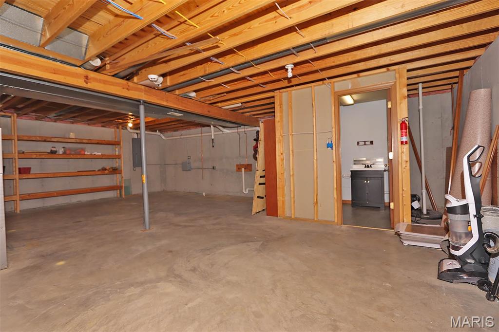 Town/East Federal Sub - Commercial Sale