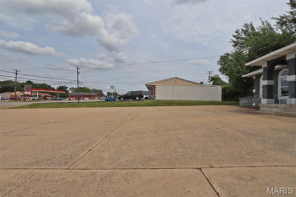 Town/East Federal Sub - Commercial Sale