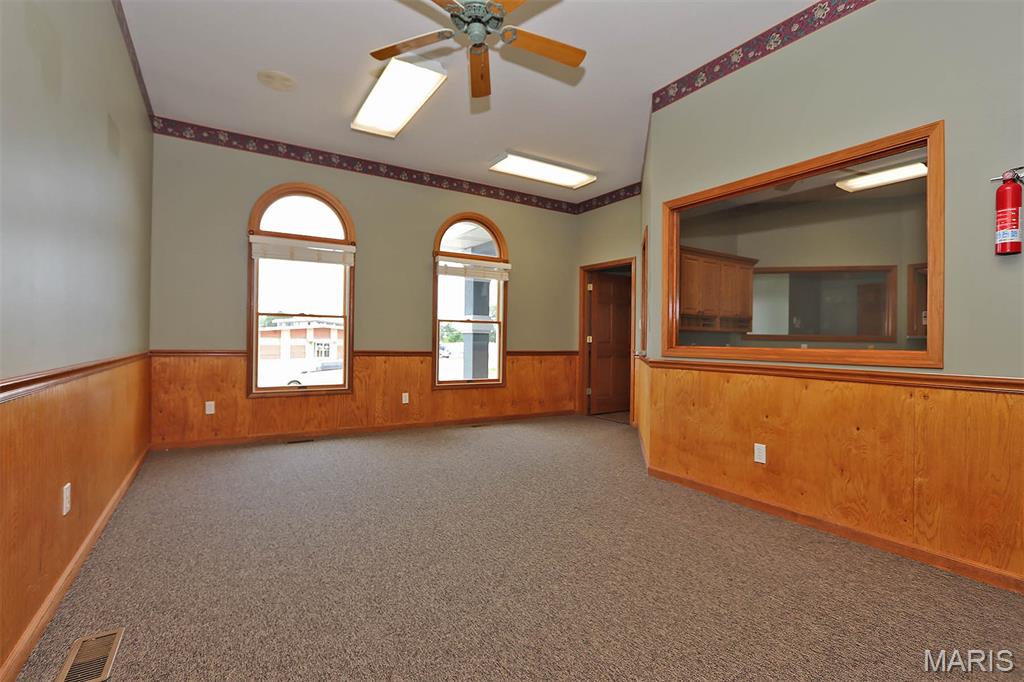 Town/East Federal Sub - Commercial Sale