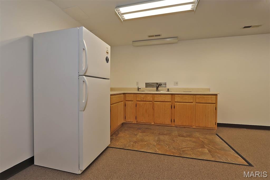 Town/East Federal Sub - Commercial Sale