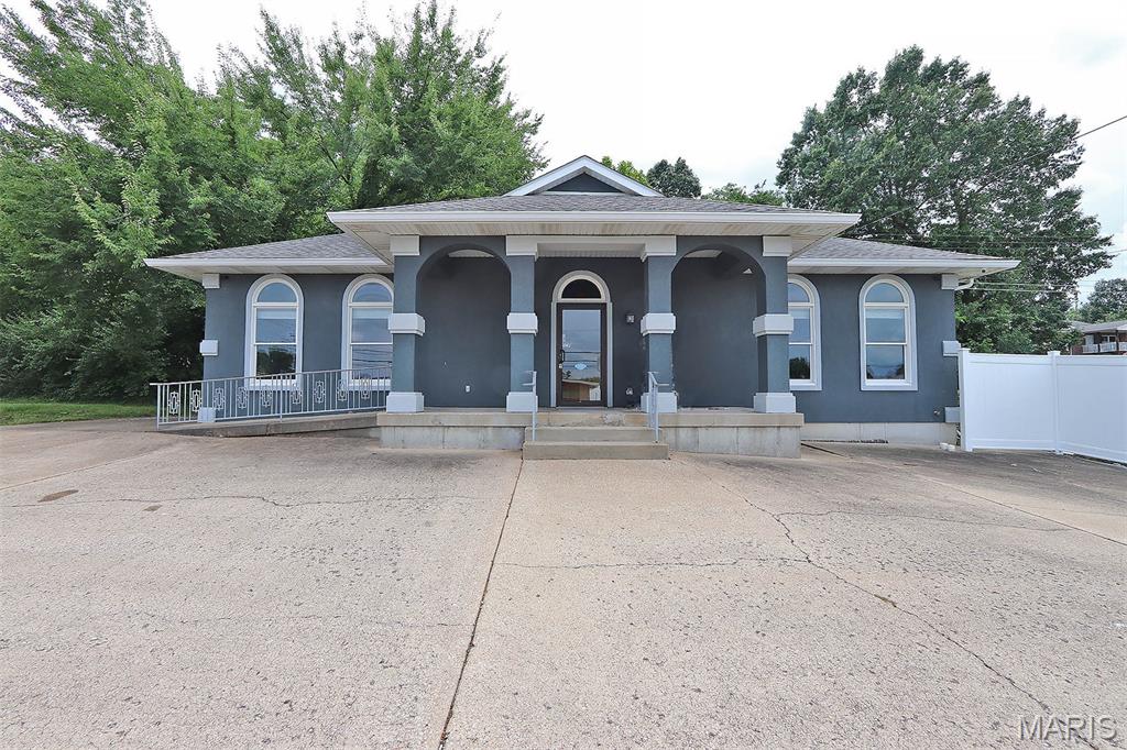 Main Street visibility, high traffic area in Park Hills MO. More than 3000 square feet of functional space. Newly updated and renovated, existing professional office layout with 2 bathrooms. Water available in every room. Plenty of usable basement space. Perfect for a dental building, medical building or any office space. Signage is in place. Accessible ramp entrance, vacant and ready for your business!