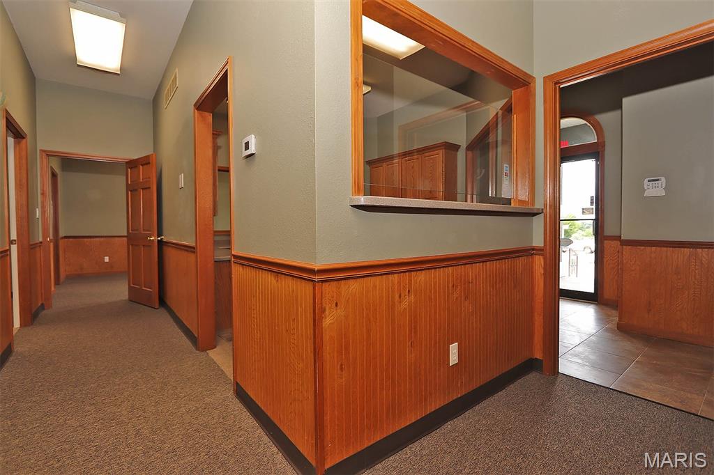 Town/East Federal Sub - Commercial Sale