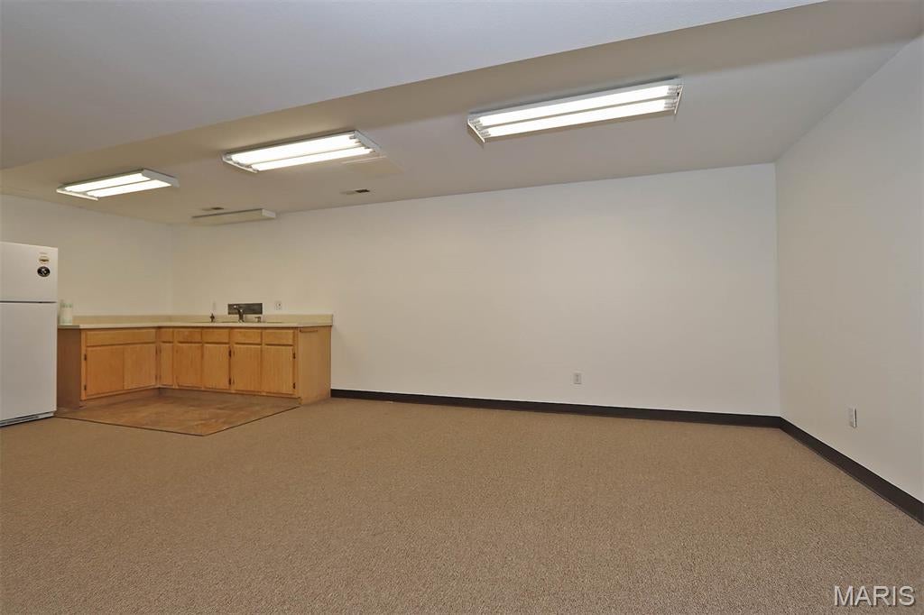 Town/East Federal Sub - Commercial Sale