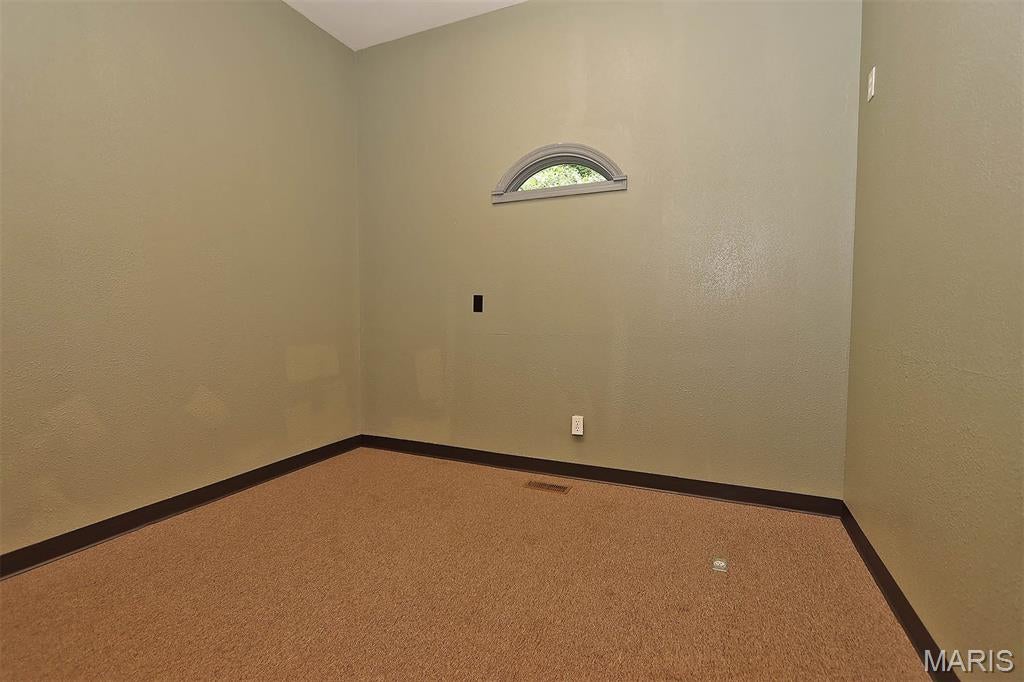 Town/East Federal Sub - Commercial Sale