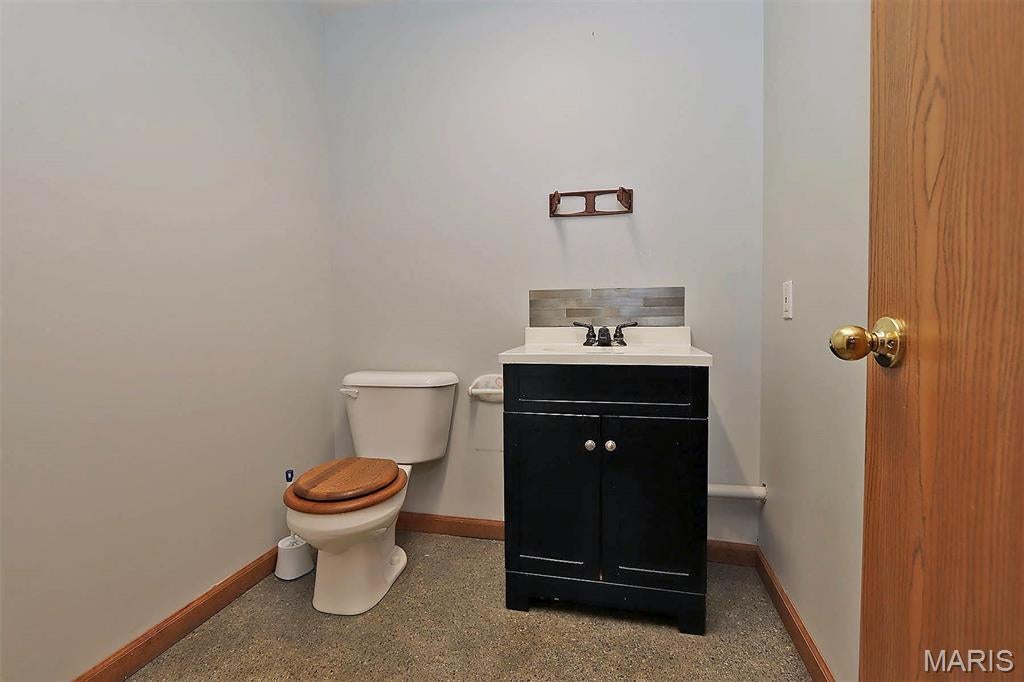 Town/East Federal Sub - Commercial Sale
