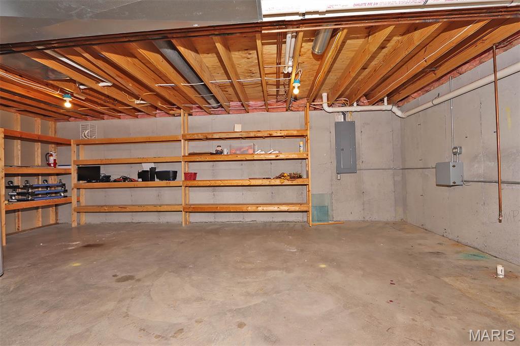 Town/East Federal Sub - Commercial Sale
