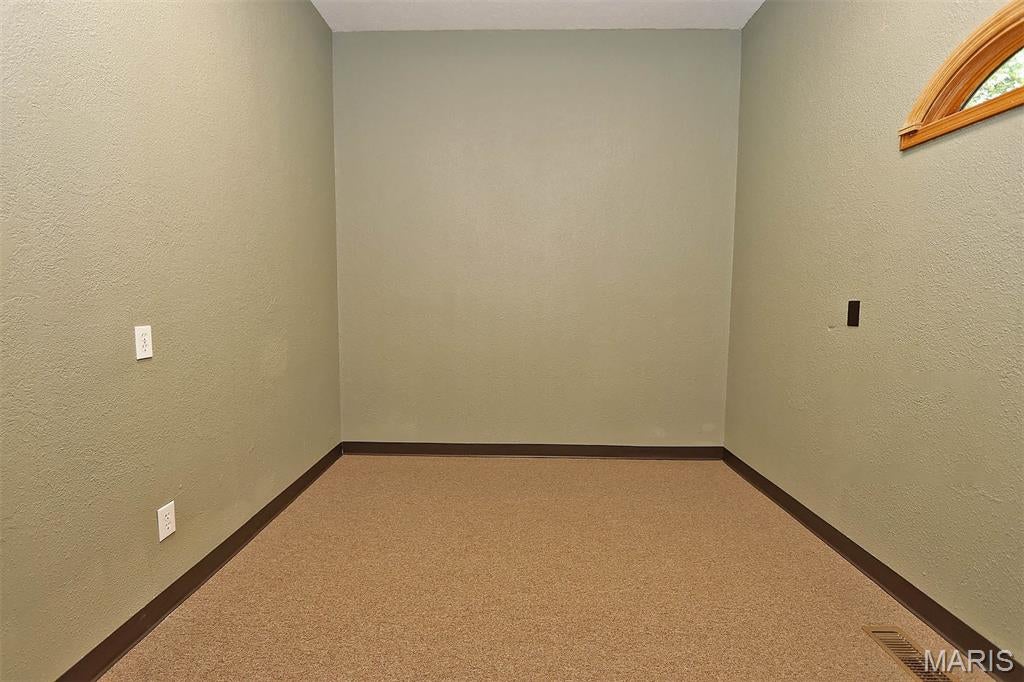 Town/East Federal Sub - Commercial Sale
