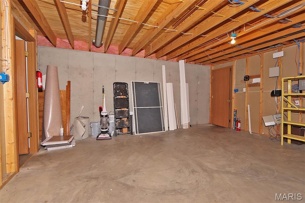 Town/East Federal Sub - Commercial Sale