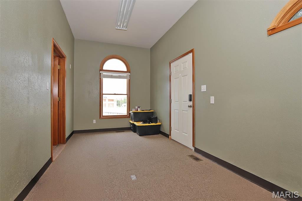 Town/East Federal Sub - Commercial Sale