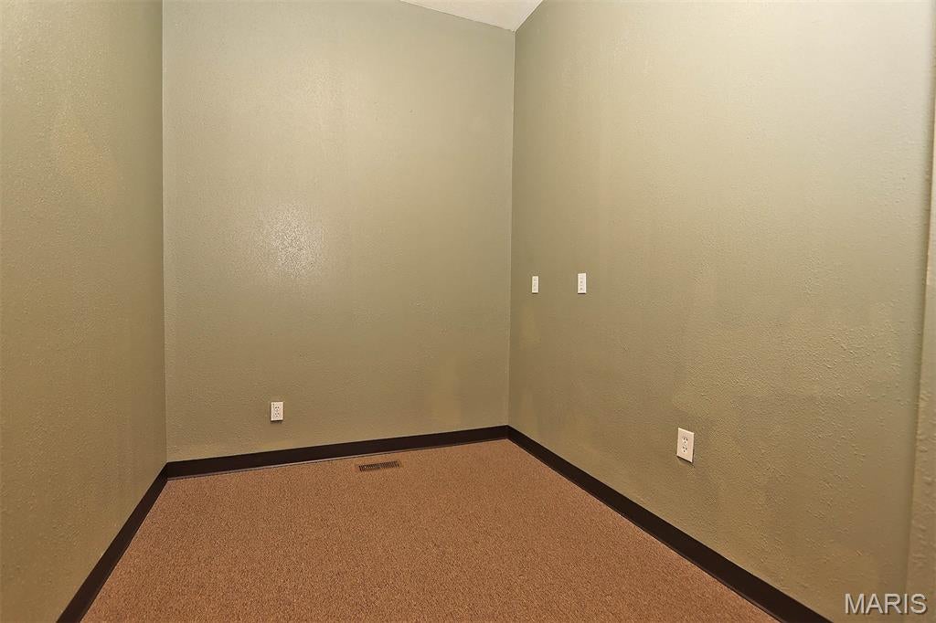 Town/East Federal Sub - Commercial Sale
