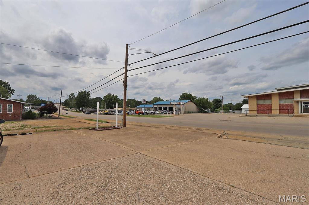 Town/East Federal Sub - Commercial Sale