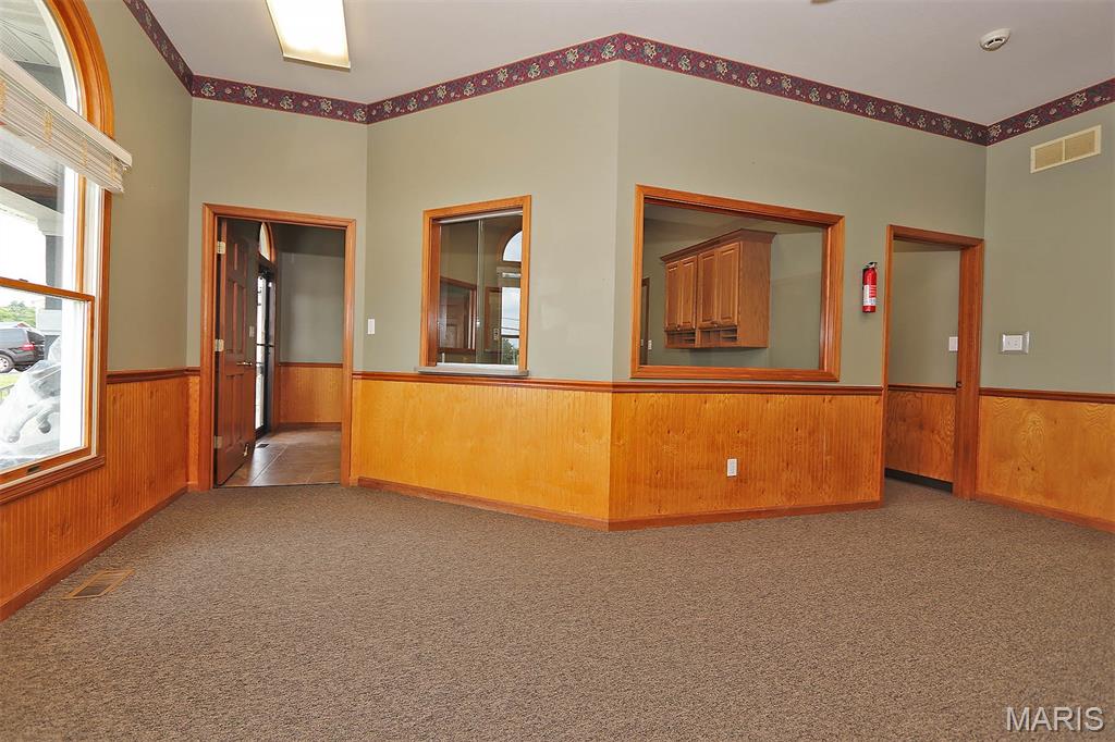 Town/East Federal Sub - Commercial Sale