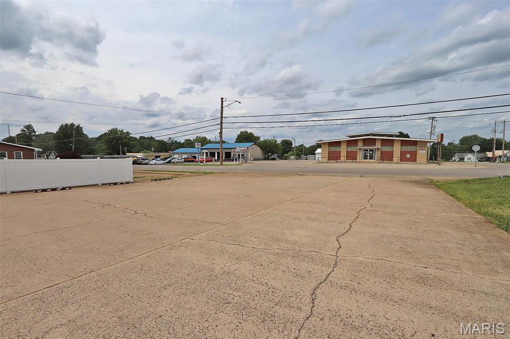 Town/East Federal Sub - Commercial Sale