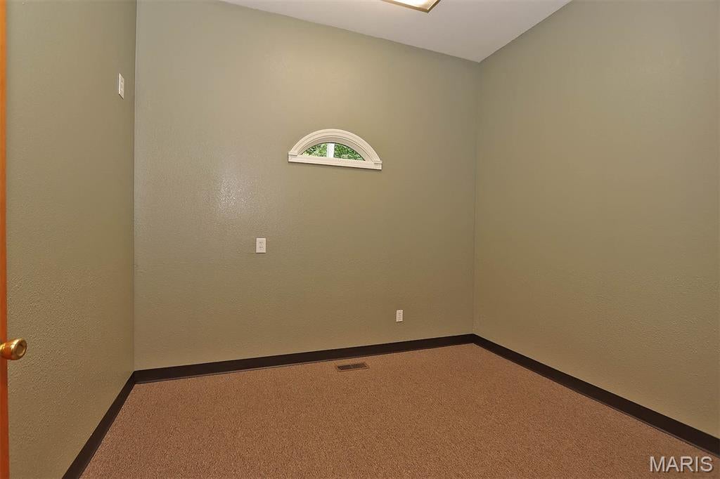 Town/East Federal Sub - Commercial Sale