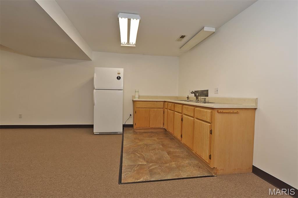 Town/East Federal Sub - Commercial Sale