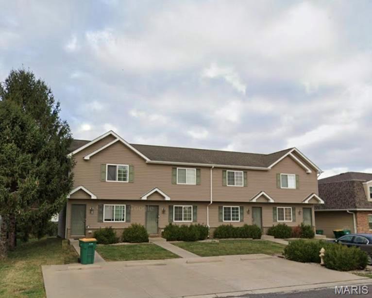 Three Bedroom Townhouse in Mascoutah, LVP Flooring Throughout Main Living Areas, Nine Foot Main Floor Ceilings, 16 x 12 Living Room, 18 x 14 Dine In Kitchen features Granite Counter Tops, Glass Top Electric Range, Built In Microwave, Dishwasher, Garbage Disposal and Refrigerator, Main Floor Half Bathroom, Second Floor Provides 16 x 14 Master Bedroom with Vaulted Ceiling and Walk In Closet, 14 x 12 Second Bedroom with Vaulted Ceiling, 12 x 10 Third Bedroom, Full Hallway Bathroom, Off Street Parking, Available 10/01/2026.
