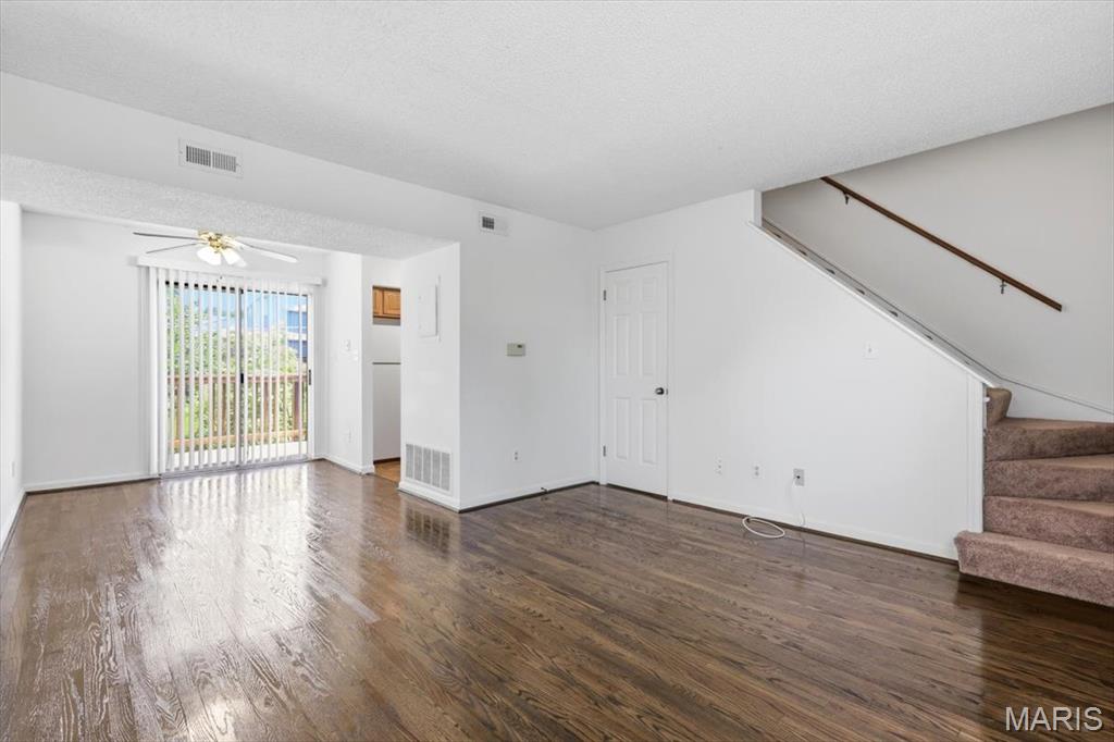 Brentwood Forest Condo Ph Nine - Residential