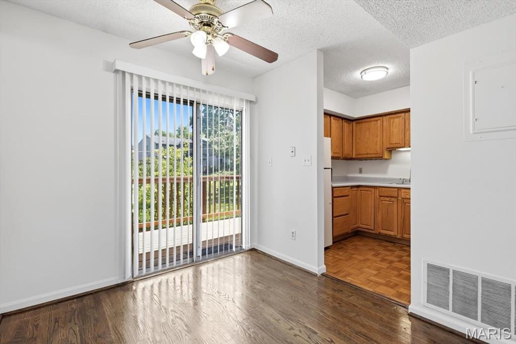 Brentwood Forest Condo Ph Nine - Residential