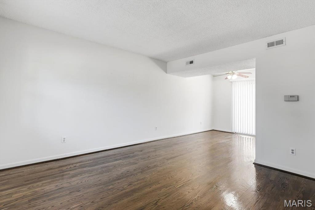 Brentwood Forest Condo Ph Nine - Residential