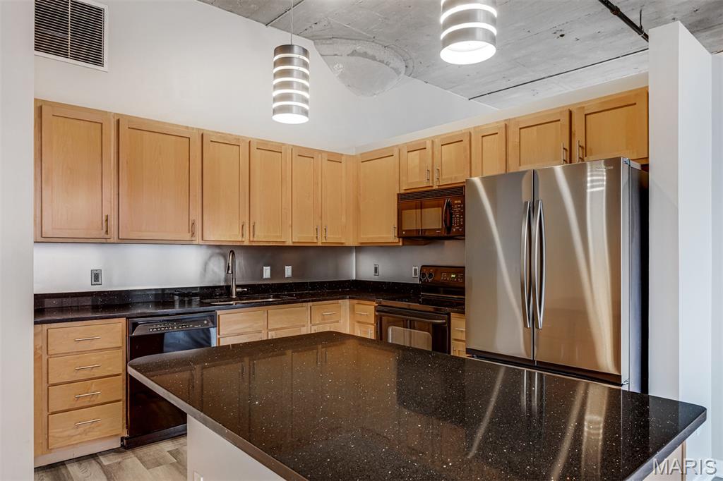 Annex Lofts Condo - Residential
