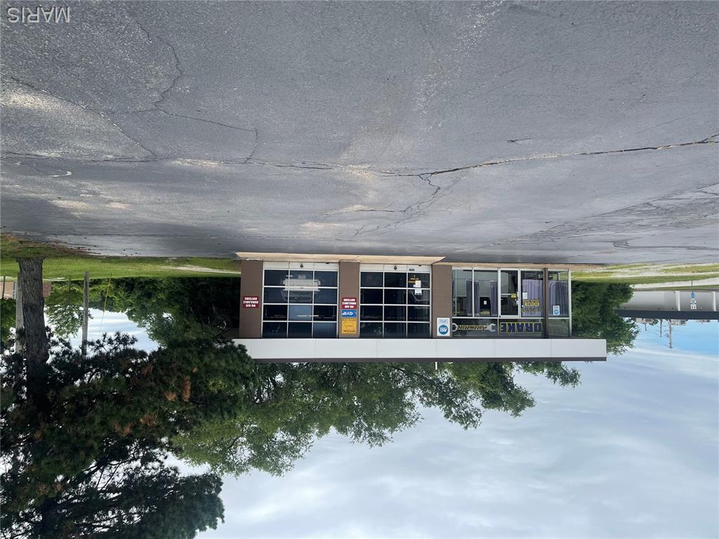 • Prime location
• Ideal Owner/User Opportunity
• Well-appointed Auto Repair Shop for over 50 years
• 1,445+/- SF on .43 Acre Lot
• 2 Lifts and 2 Overhead Doors
• Customer Waiting Area and Office
• Two Building Restrooms on Exterior of Building
• Newer Roof
• Easy Access to Highway 270
• Strong Commercial Corridor with St. Louis Airport, Boeing and Multiple Large Industrial Business on Missouri Bottom Road
• Surrounded by High Density Residential
