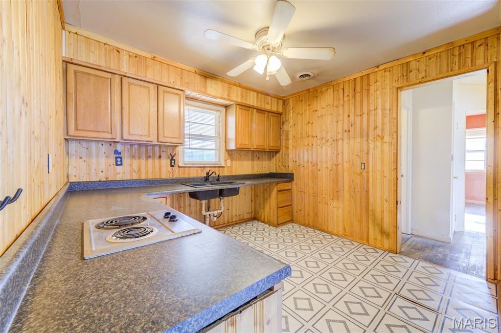 Elm Pt Place - Residential