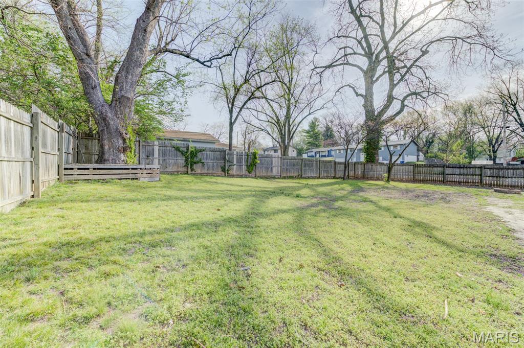 Elm Pt Place - Residential