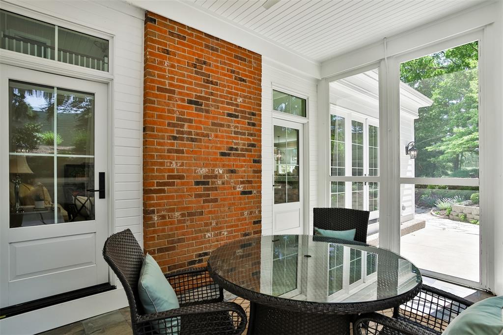 Fair Oaks Crescent - Residential