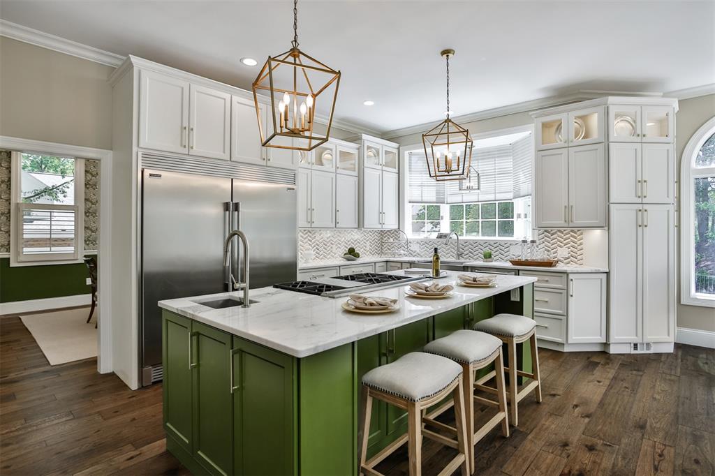 Fair Oaks Crescent - Residential