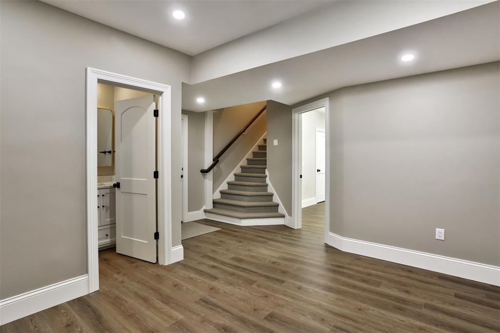 Fair Oaks Crescent - Residential