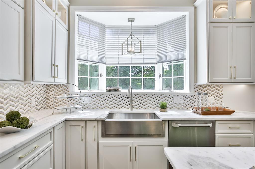 Fair Oaks Crescent - Residential