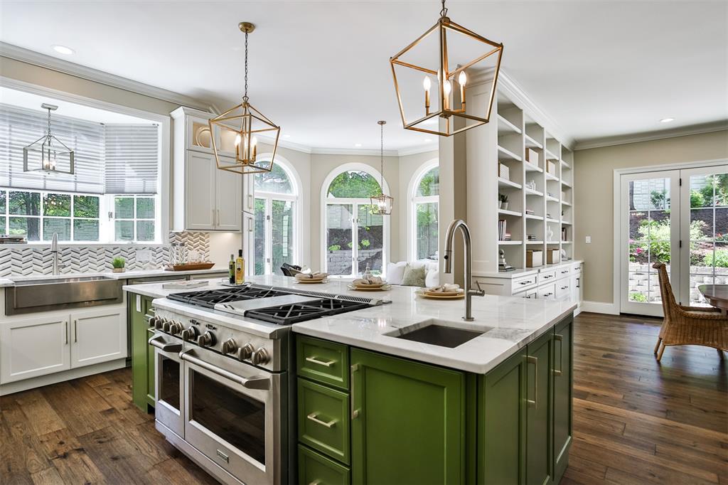 Fair Oaks Crescent - Residential