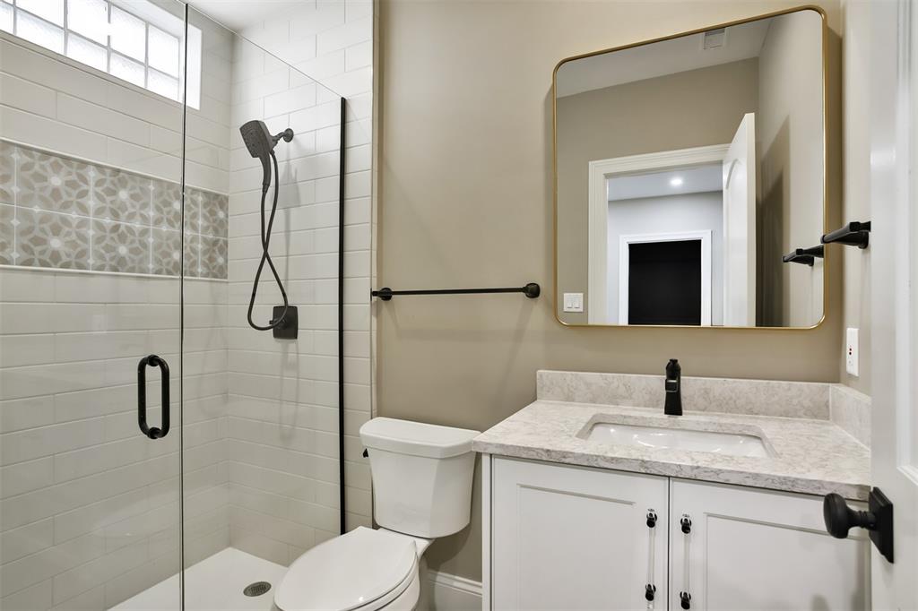 Fair Oaks Crescent - Residential