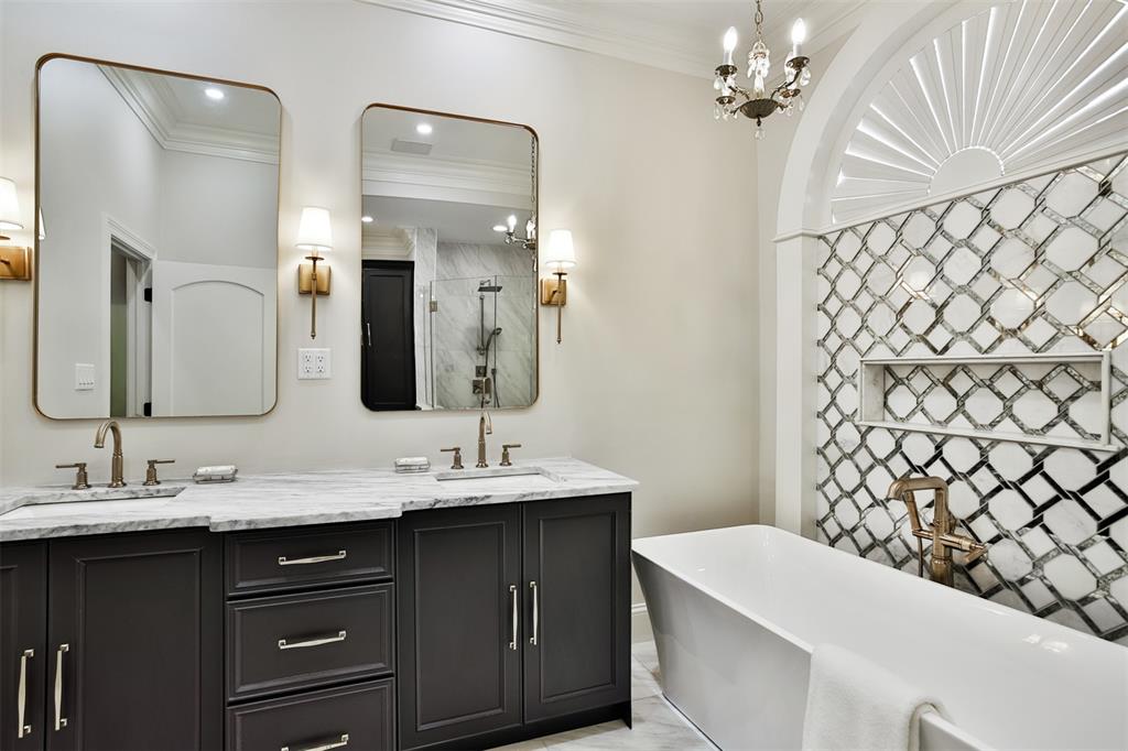 Fair Oaks Crescent - Residential