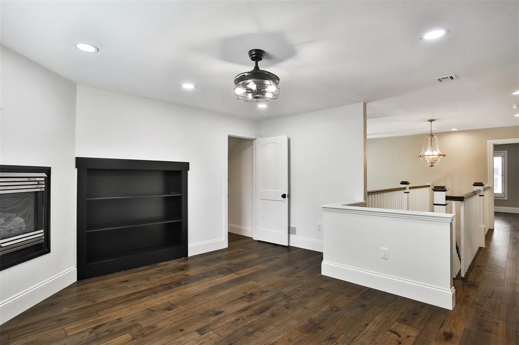 Fair Oaks Crescent - Residential