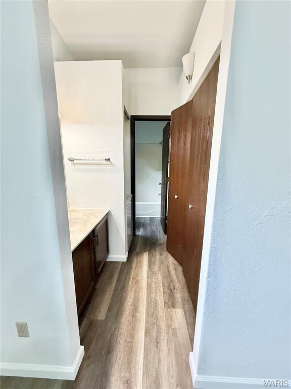 CHATEAU WOODS - Residential Lease