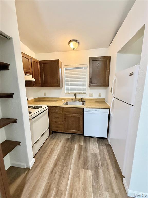 CHATEAU WOODS - Residential Lease