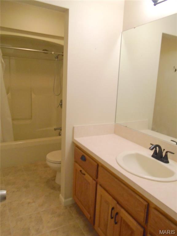 FAIRWOOD HILLS SUBDIVISION - Residential Lease