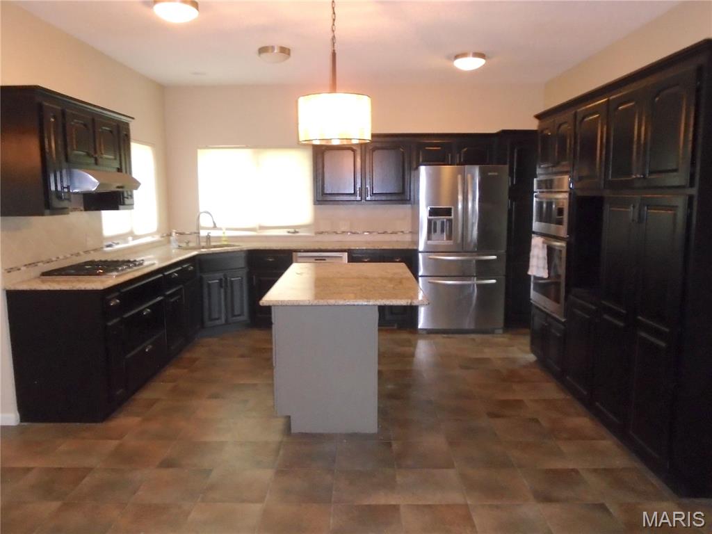 FAIRWOOD HILLS SUBDIVISION - Residential Lease