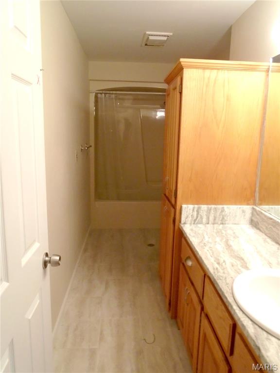 FAIRWOOD HILLS SUBDIVISION - Residential Lease
