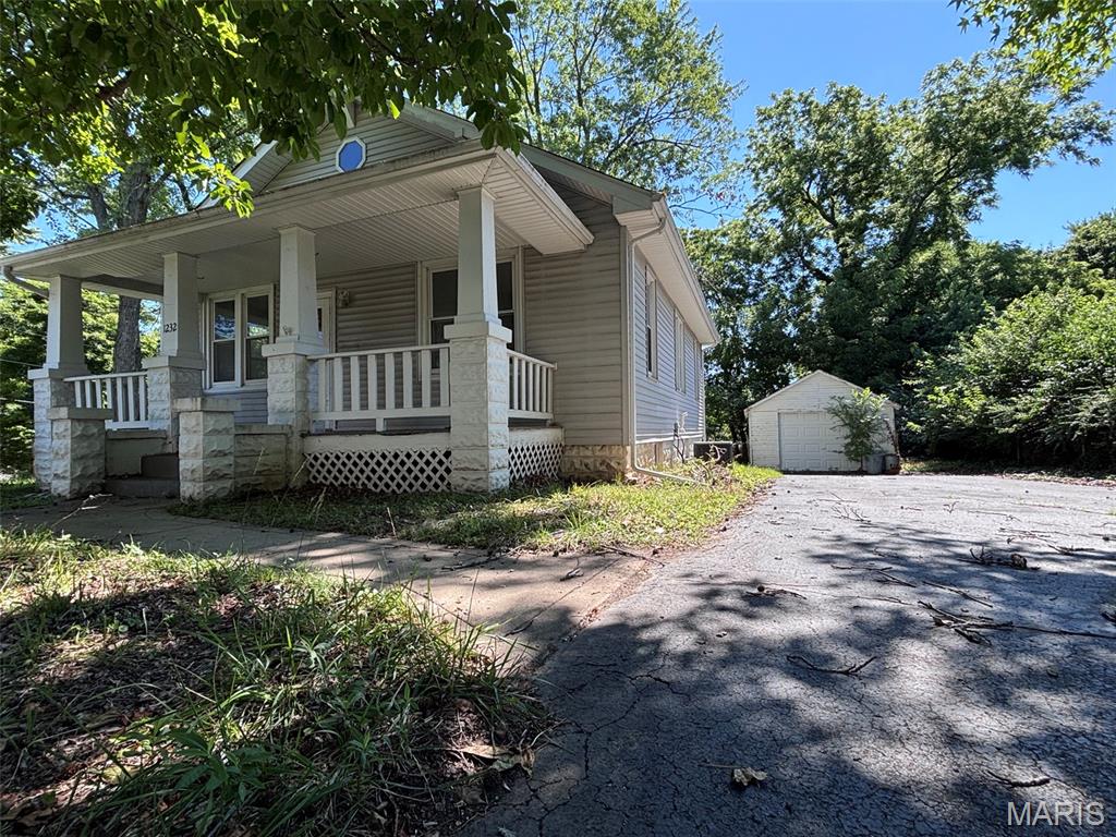 Come check out this conveniently located Collinsville home. It has tons of potential!! It features 3 bedrooms, large eat in kitchen, nice living room and attic that could easily be finished for more living space. The exterior features a detached garage and large fenced in yard. With some work, this would make someone a wonderful home. Don't miss this opportunity to call it yours. For more information please visit www.hudhomestore.gov HUD case number 132-186538 INSURED WITH ESCROW. Owned by the US Department of HUD. Seller makes no representations or warranties as to the condition of property. Seller may contribute up to 3% of buyers closing costs upon buyers request. Sold AS-IS. Equal Housing Opportunity.
